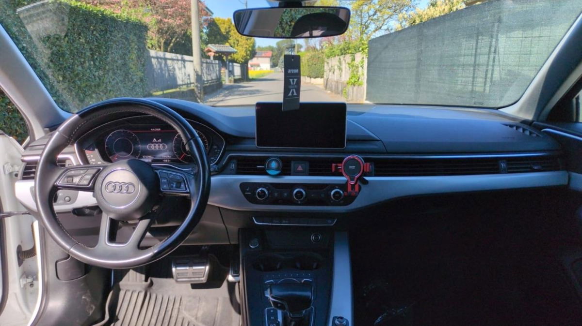 Audi A4 Avant 2.0 TDI 150 CV (11)