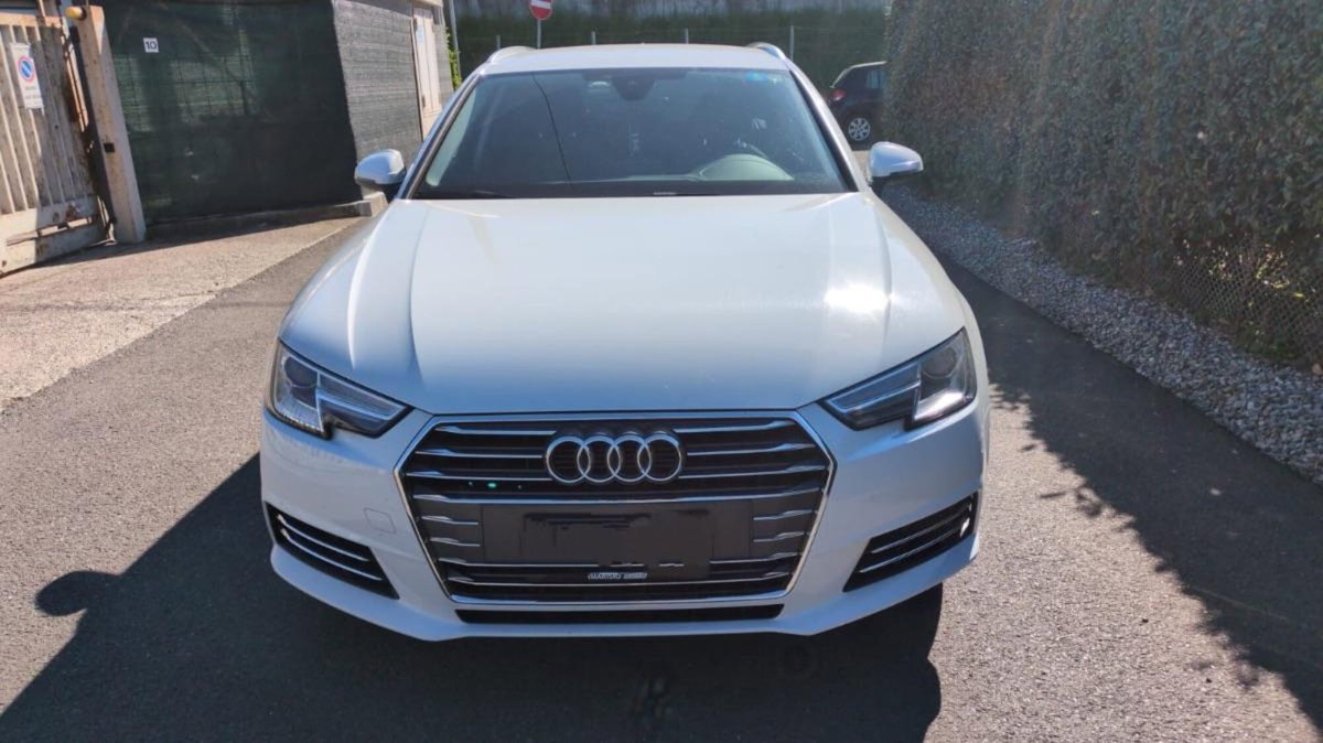 Audi A4 Avant 2.0 TDI 150 CV (2)