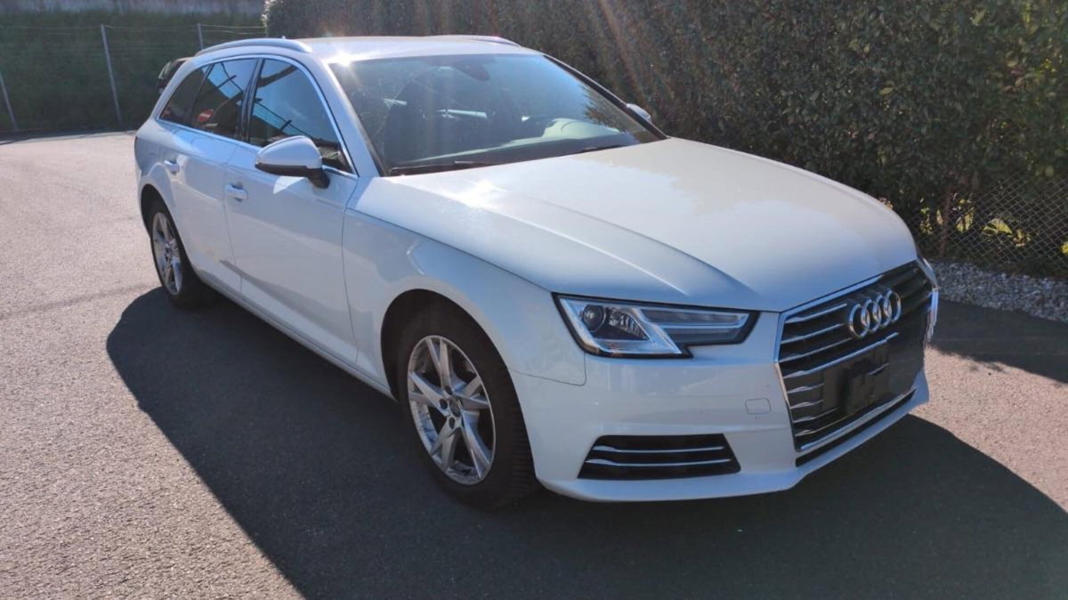 Audi A4 Avant 2.0 TDI 150 CV (3)