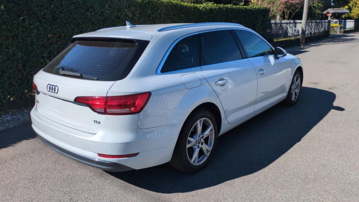 Audi A4 Avant 2.0 TDI 150 CV (4)
