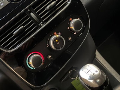 Renault Clio 1.2 75CV 5 porte Life (12)
