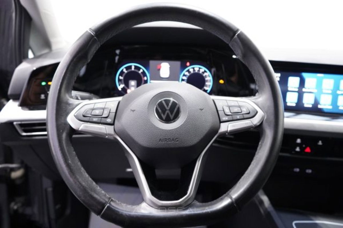 Volkswagen Golf Variant 2.0 TDI SCR DSG Life (13)