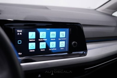 Volkswagen Golf Variant 2.0 TDI SCR DSG Life (14)