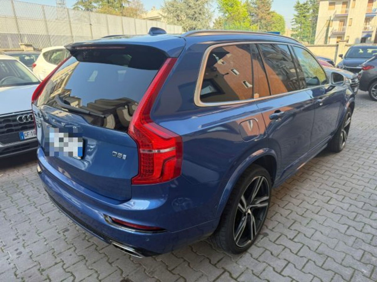 Volvo XC90 D5 AWD Geartronic 7 posti R-design (4)
