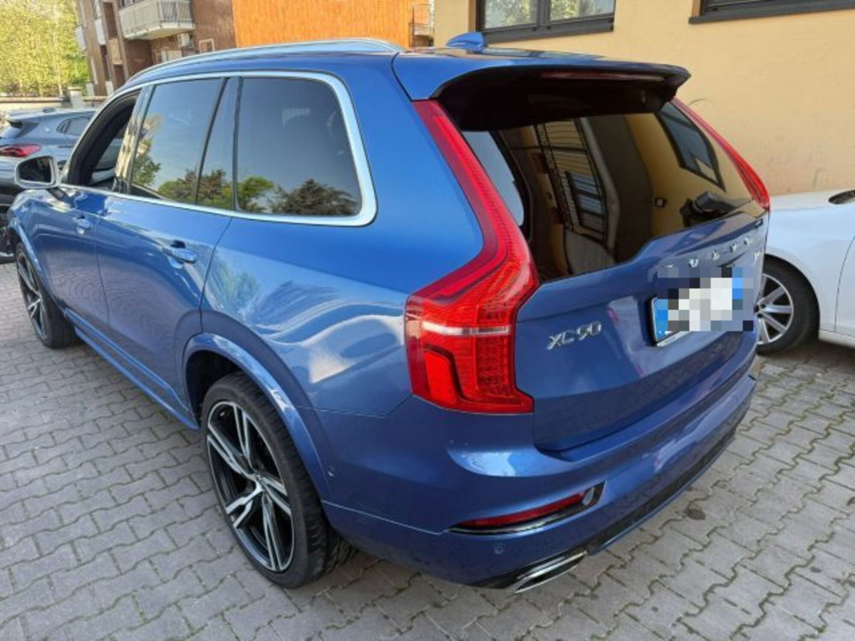 Volvo XC90 D5 AWD Geartronic 7 posti R-design (6)