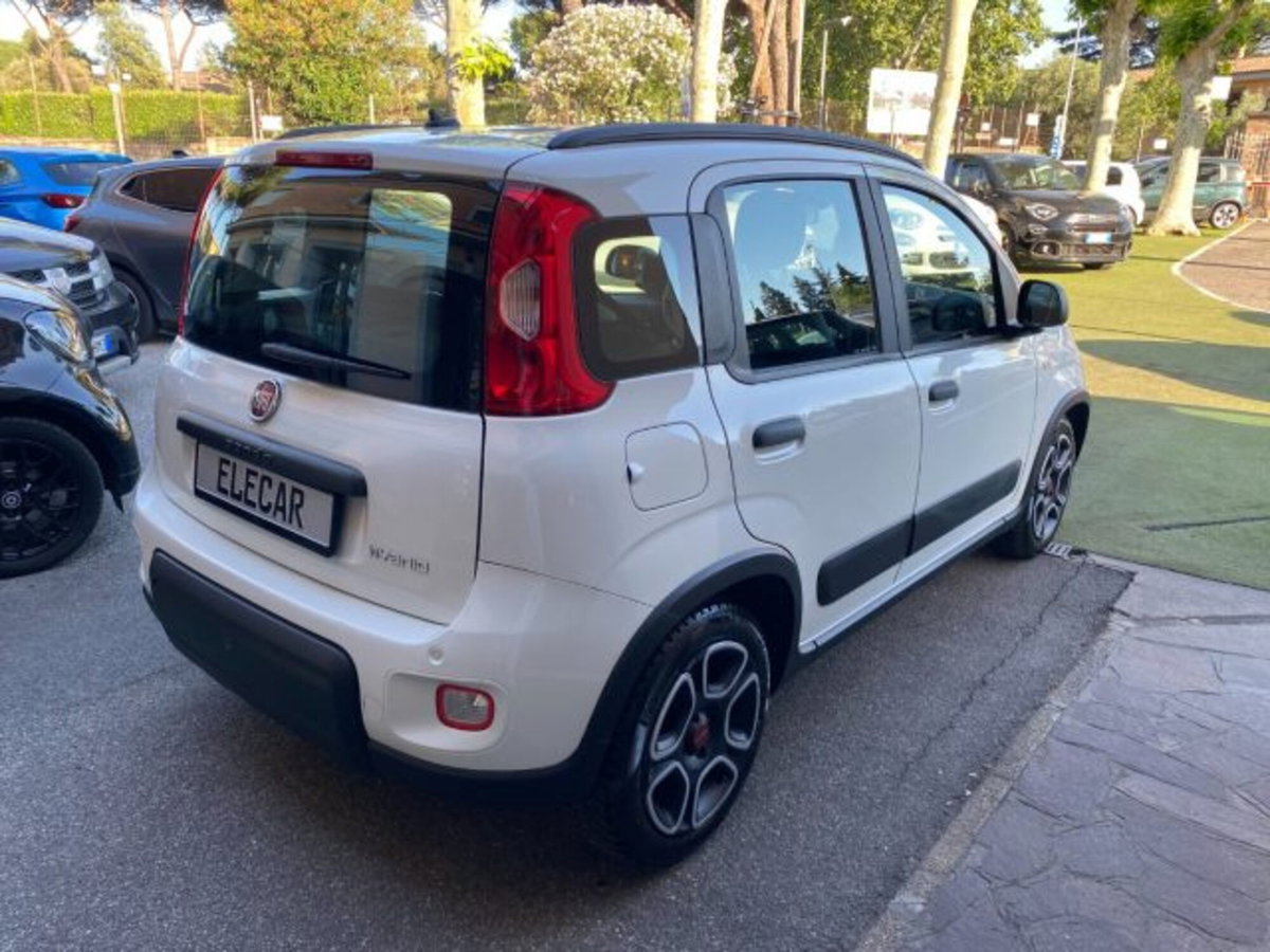 Fiat Panda 1.0 FireFly S&S Hybrid City Cross (4)