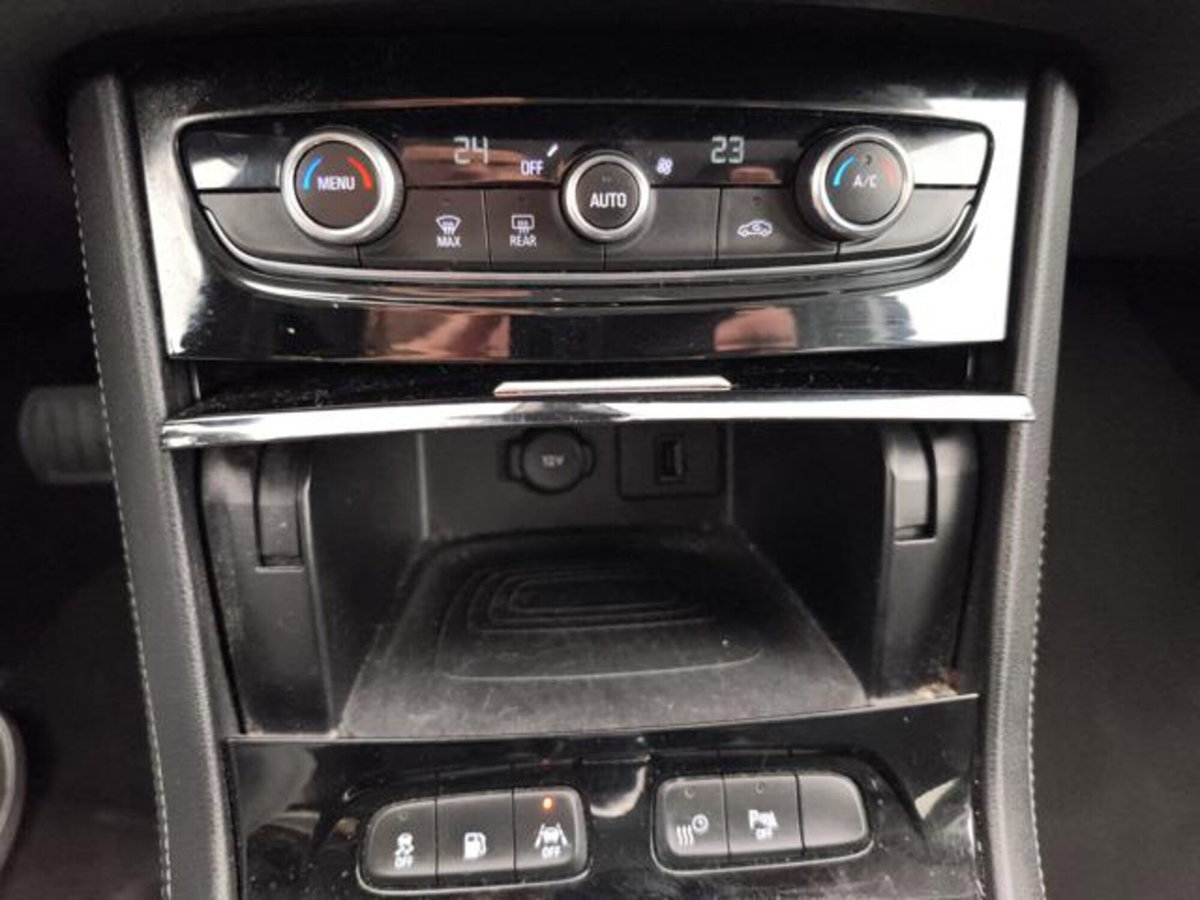 Opel Grandland 73kWh full electric GS awd 325cv (18)