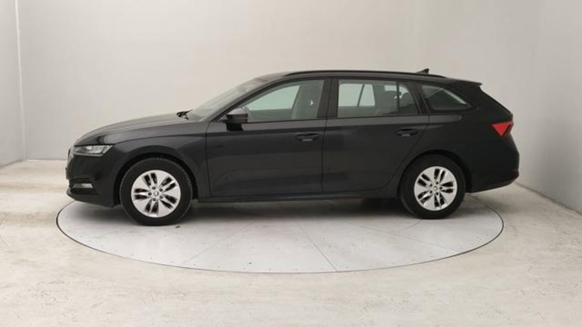 Skoda Octavia Station Wagon 2.0 TDI EVO SCR 150 CV DSG 4x4 Wagon Executive (2)