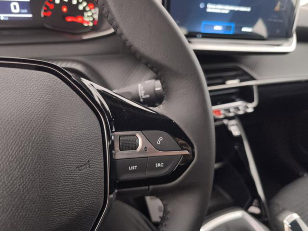 Peugeot 2008 1.2 puretech Style s&s 100cv (16)