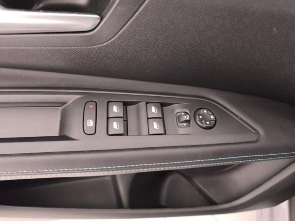 Peugeot 3008 BlueHDi 130 S&S EAT8 Allure Pack (18)