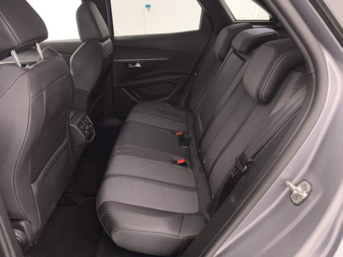 Peugeot 3008 BlueHDi 130 S&S EAT8 Allure Pack (20)