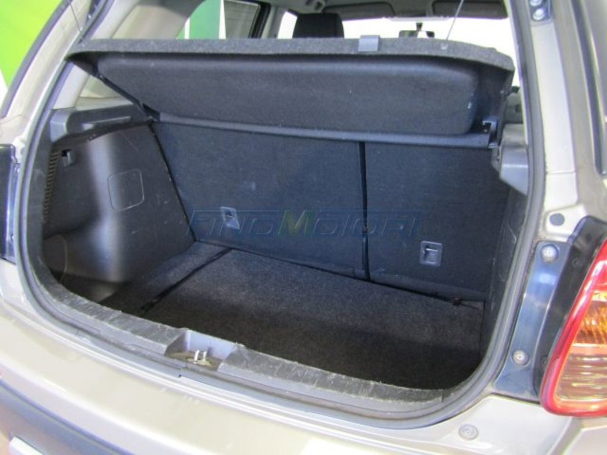 Fiat Sedici 1.9 MJT 4x4 Dynamic (16)
