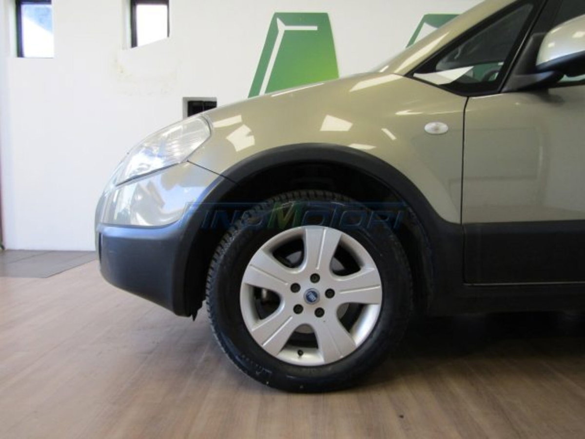 Fiat Sedici 1.9 MJT 4x4 Dynamic (4)