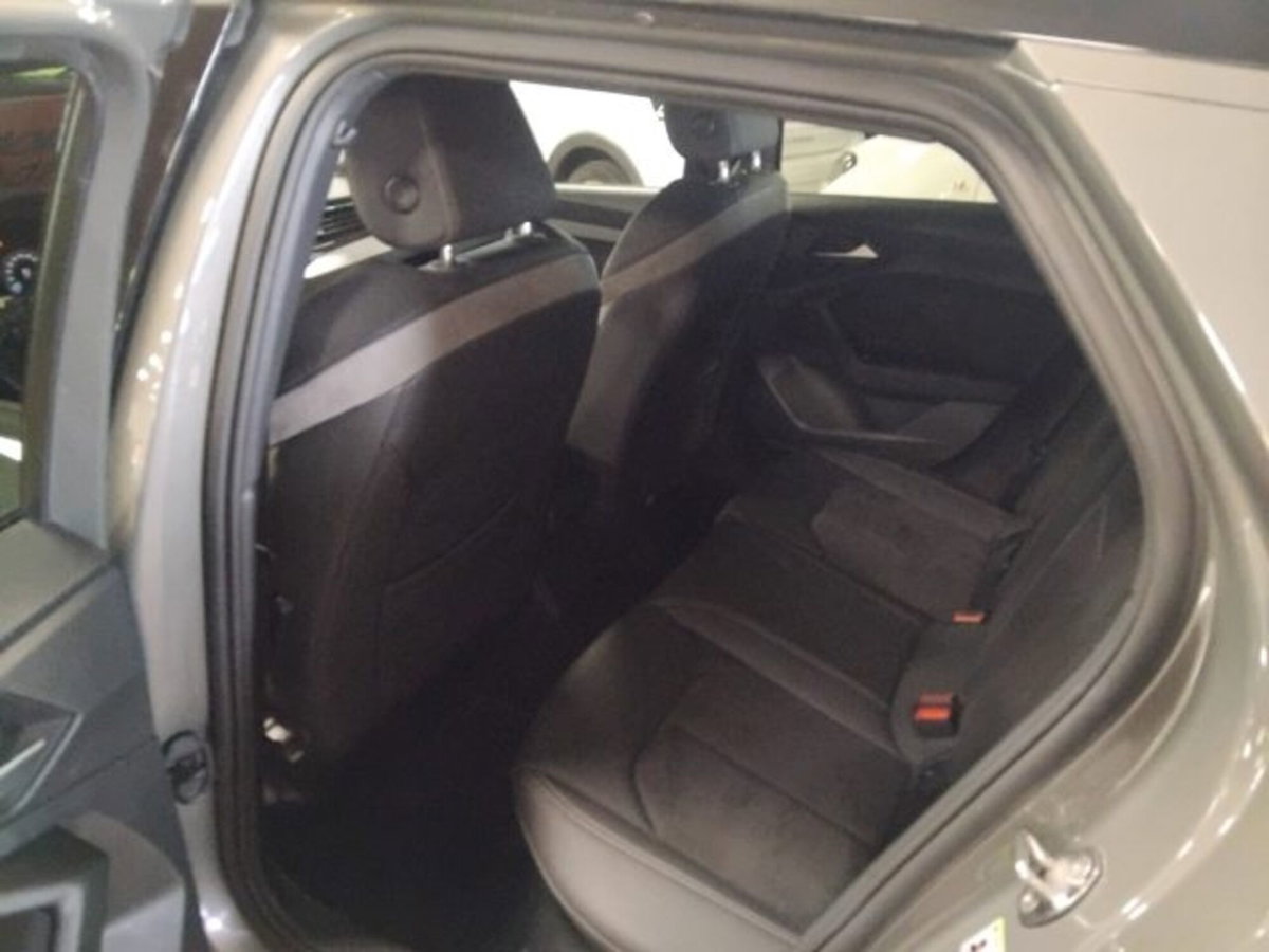 Audi A1 Sportback 40 TFSI S tronic Identity Black (8)