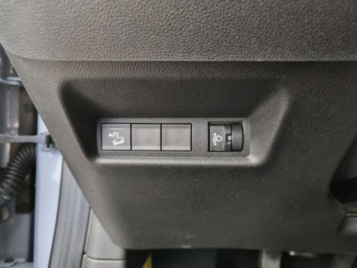 Jeep Avenger 1.2 turbo Summit fwd 100cv (10)