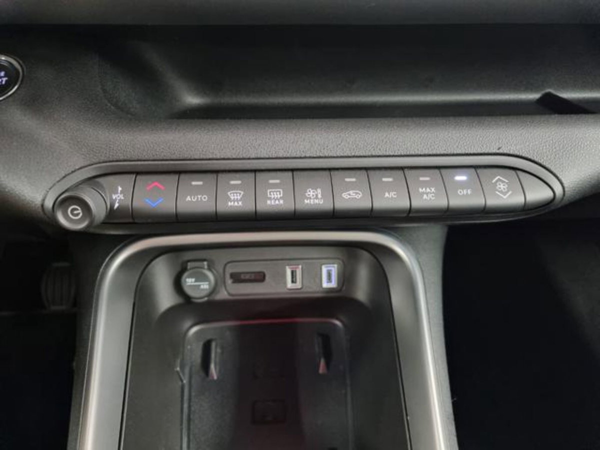 Jeep Avenger 1.2 turbo Summit fwd 100cv (7)
