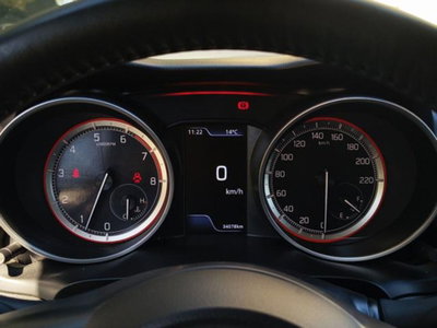 Suzuki Swift 1.2h Top 2wd (9)