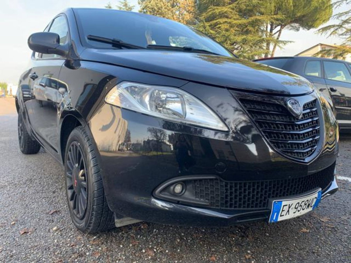 Lancia Ypsilon 1.2 69 CV 5 porte GPL Ecochic Gold