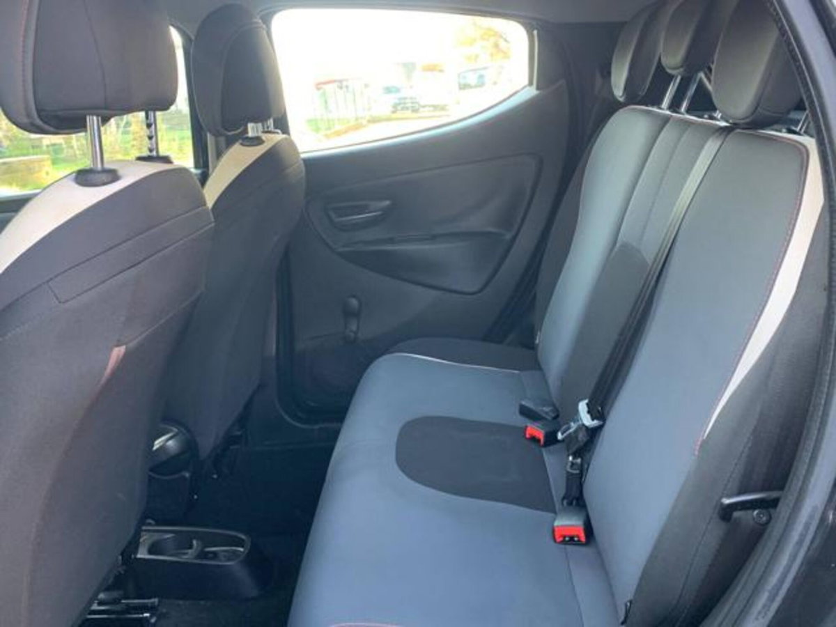 Lancia Ypsilon 1.2 69 CV 5 porte GPL Ecochic Gold (10)
