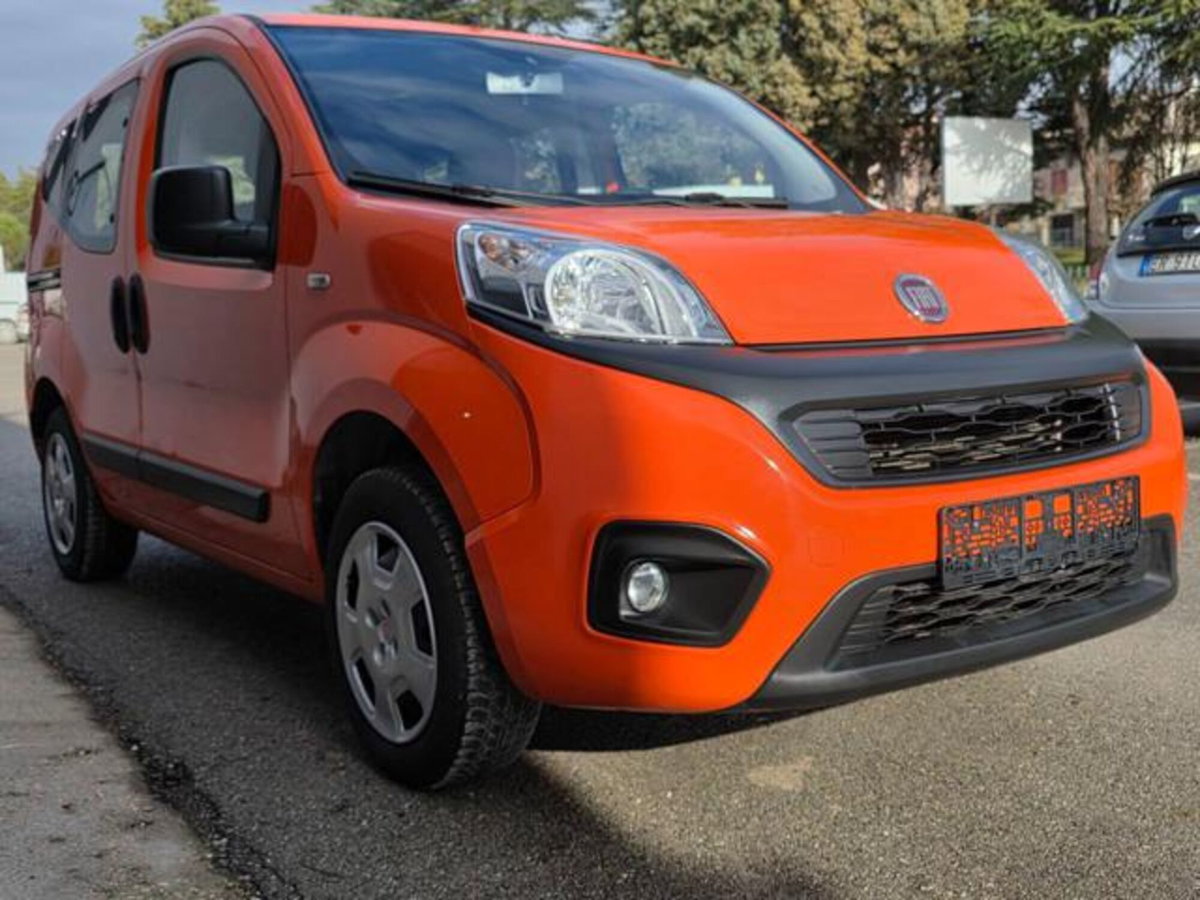 Fiat Qubo 1.4 8V 77 CV Lounge Natural Power (19)