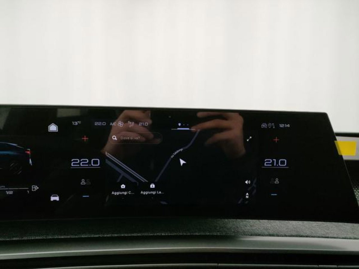 Peugeot 3008 1.2 hybrid GT 145cv e-dcs6 (11)