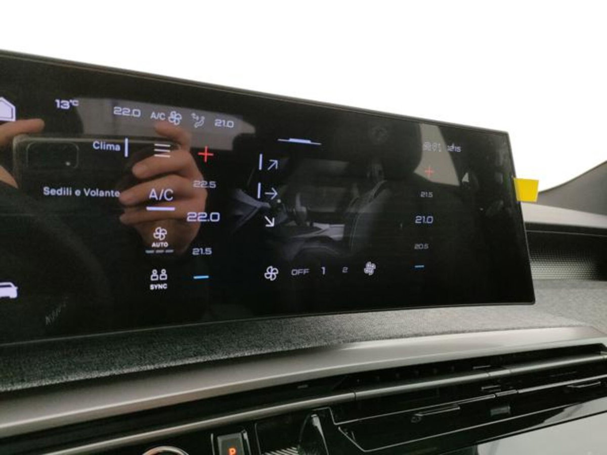 Peugeot 3008 1.2 hybrid GT 145cv e-dcs6 (13)