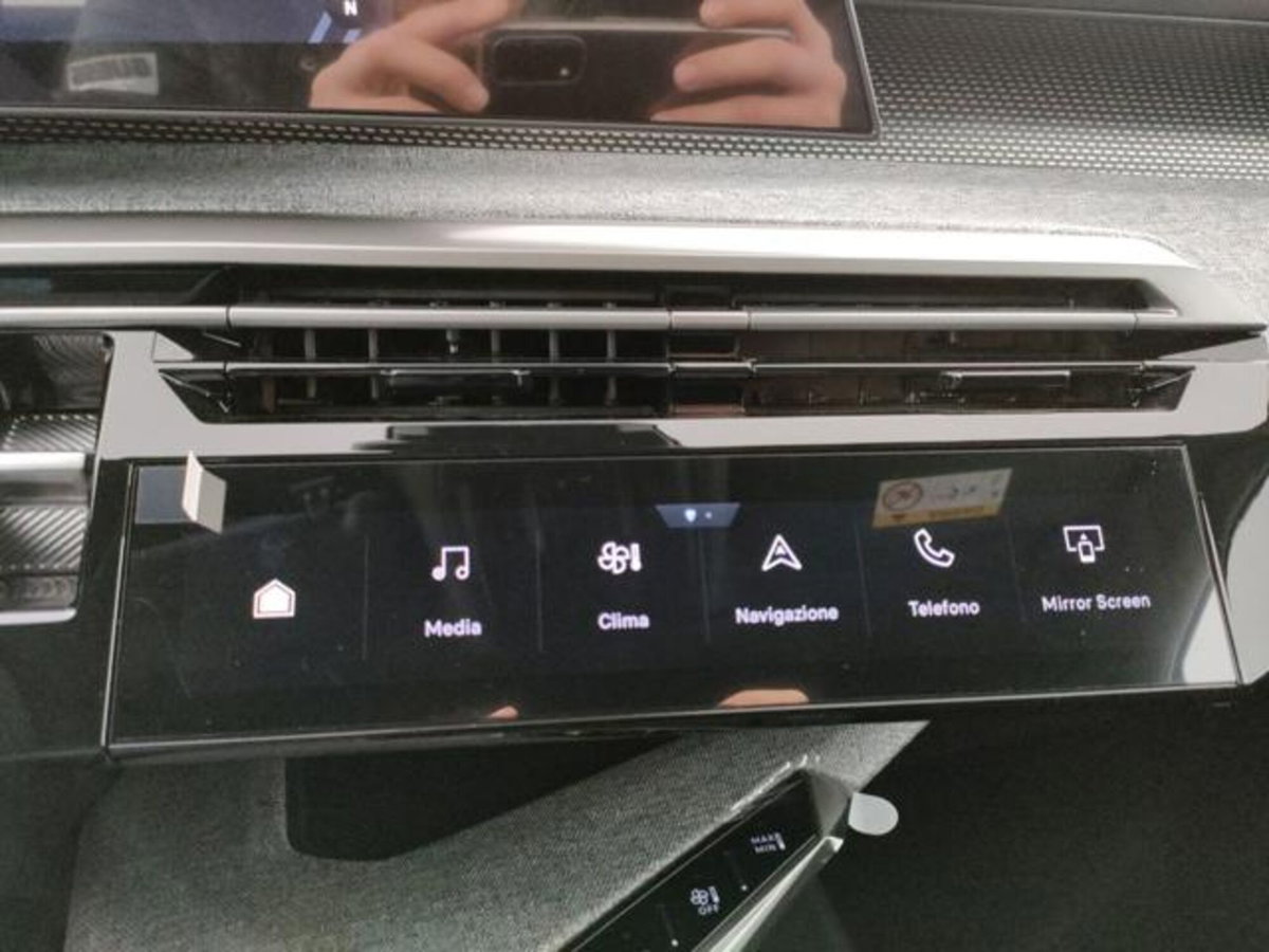 Peugeot 3008 1.2 hybrid GT 145cv e-dcs6 (15)