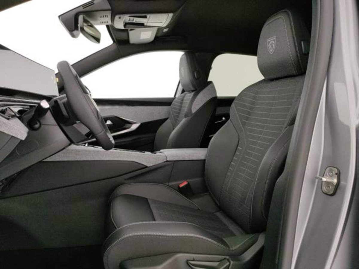 Peugeot 3008 1.2 hybrid GT 145cv e-dcs6 (5)