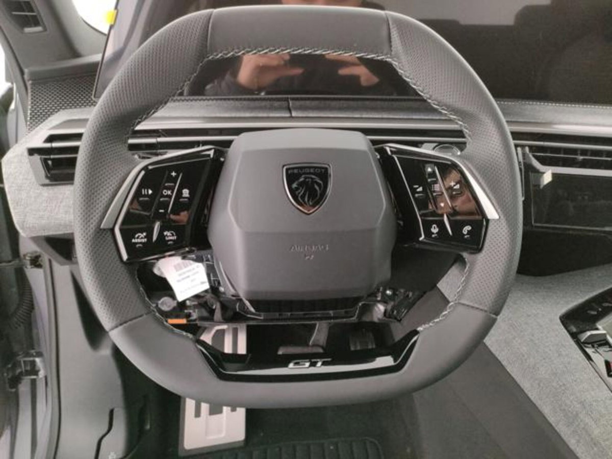 Peugeot 3008 1.2 hybrid GT 145cv e-dcs6 (7)