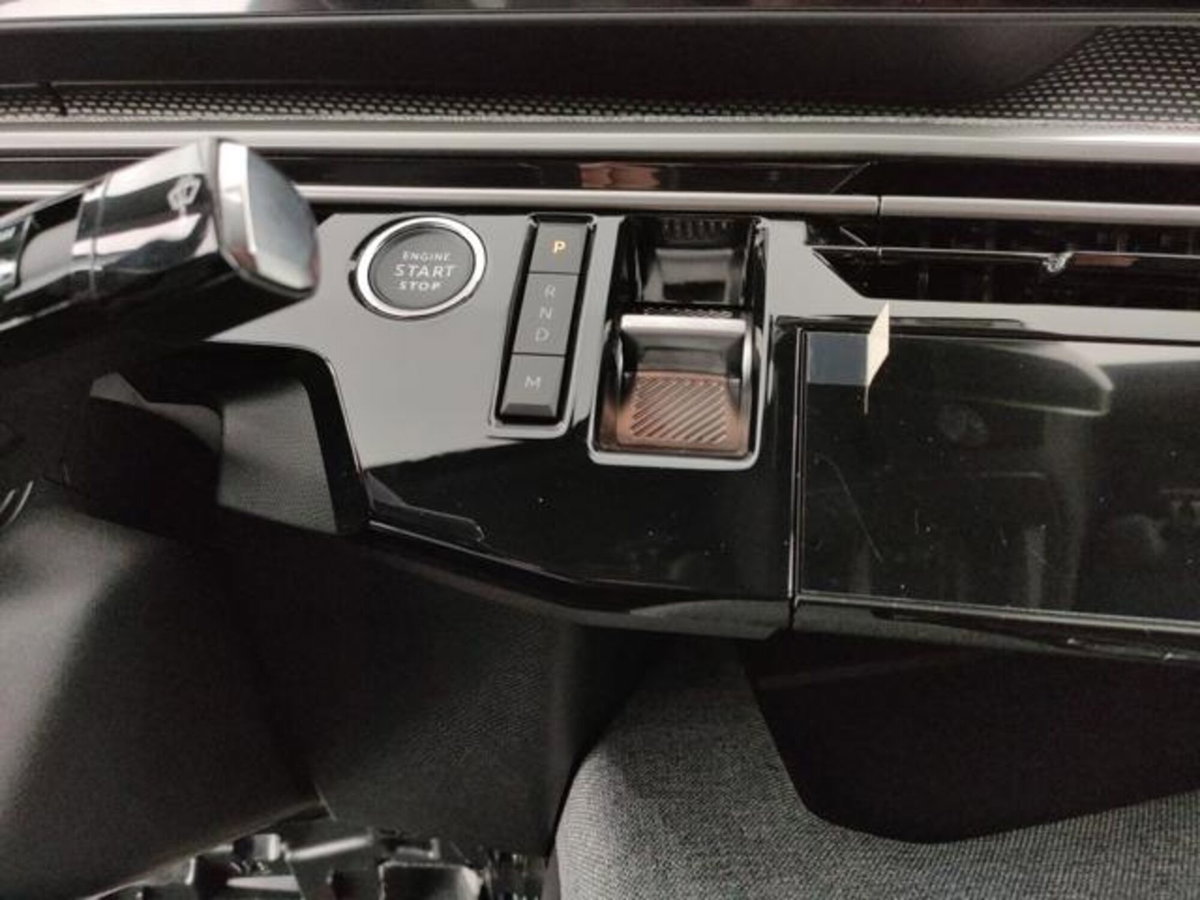 Peugeot 3008 1.2 hybrid GT 145cv e-dcs6 (9)