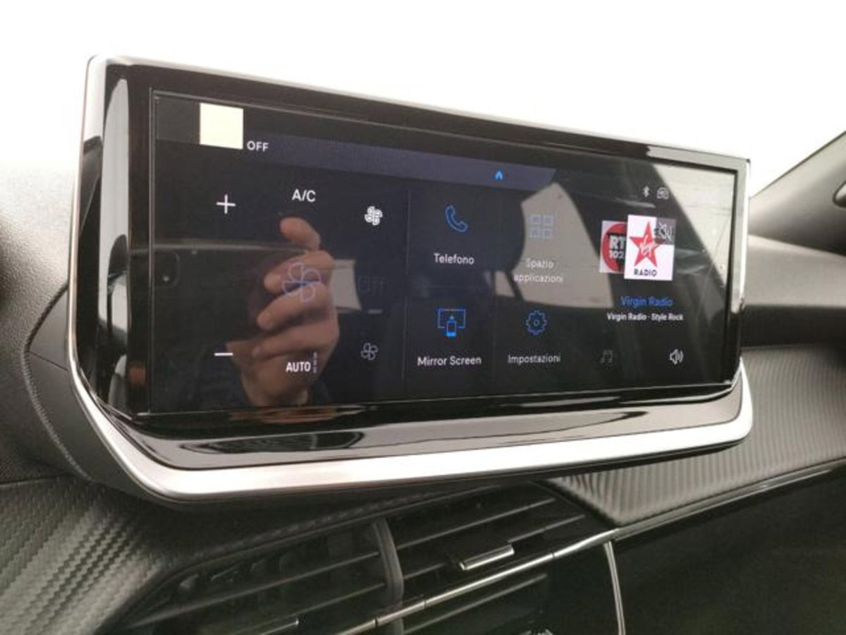 Peugeot 2008 1.2 hybrid Allure 145cv e-dcs6 (10)