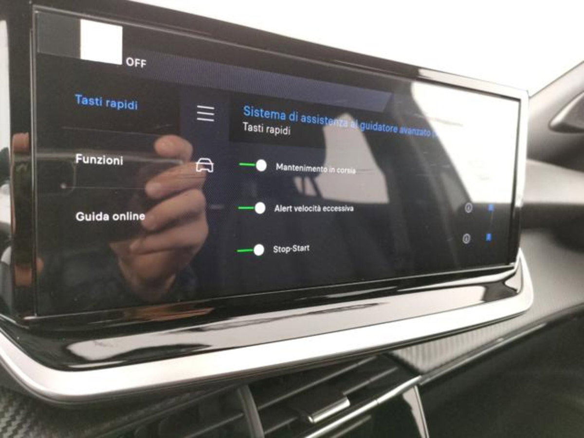 Peugeot 2008 1.2 hybrid Allure 145cv e-dcs6 (13)