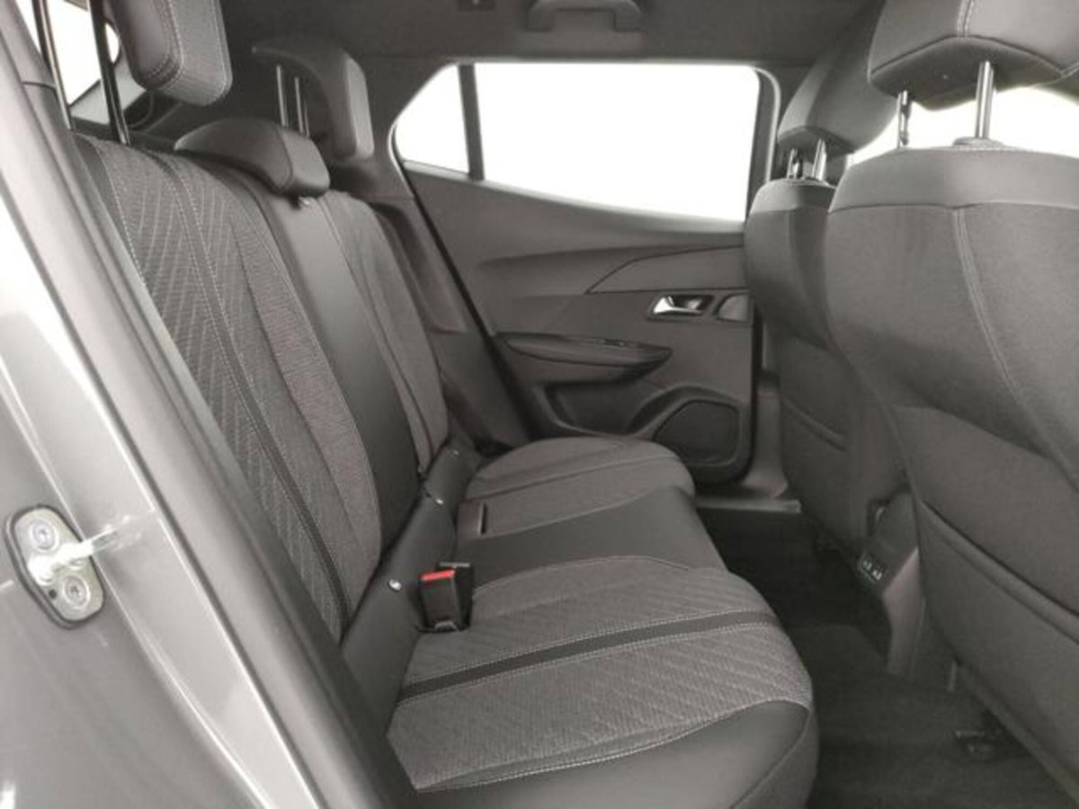 Peugeot 2008 1.2 hybrid Allure 145cv e-dcs6 (19)