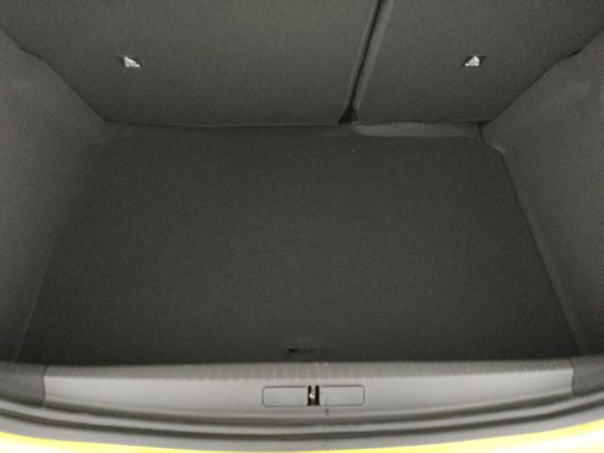 Peugeot 208 1.2 turbo Allure 100cv (20)