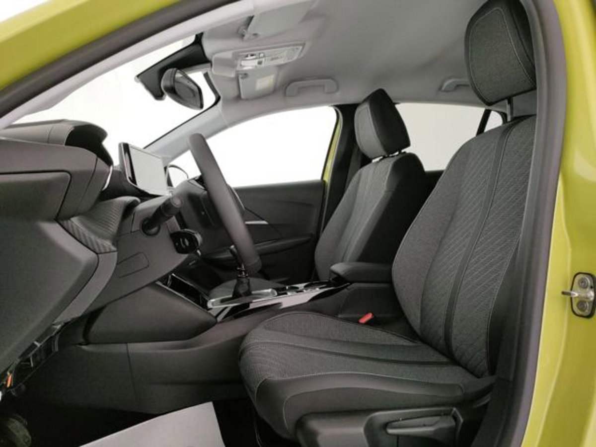 Peugeot 208 1.2 turbo Allure 100cv (5)