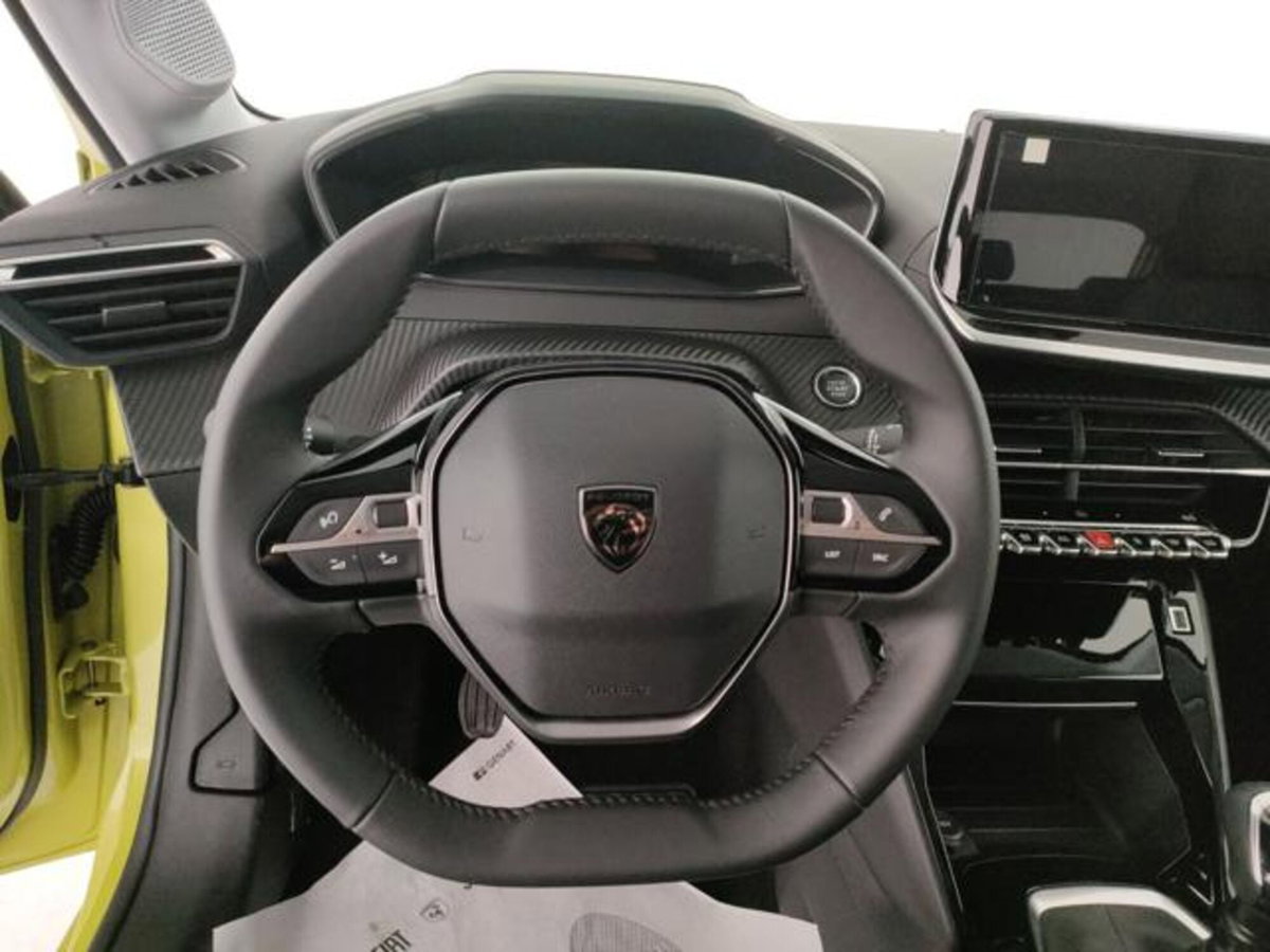 Peugeot 208 1.2 turbo Allure 100cv (7)