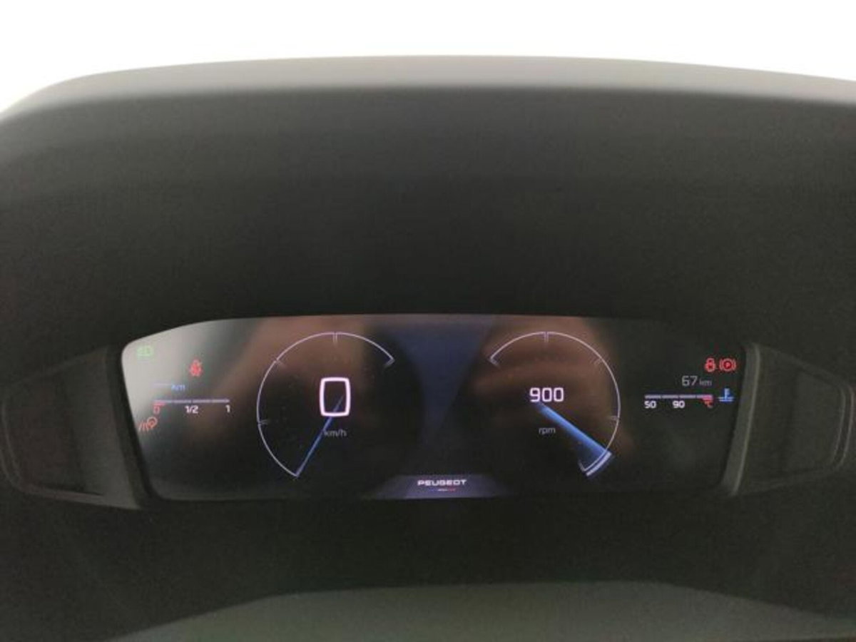 Peugeot 208 1.2 turbo Allure 100cv (8)