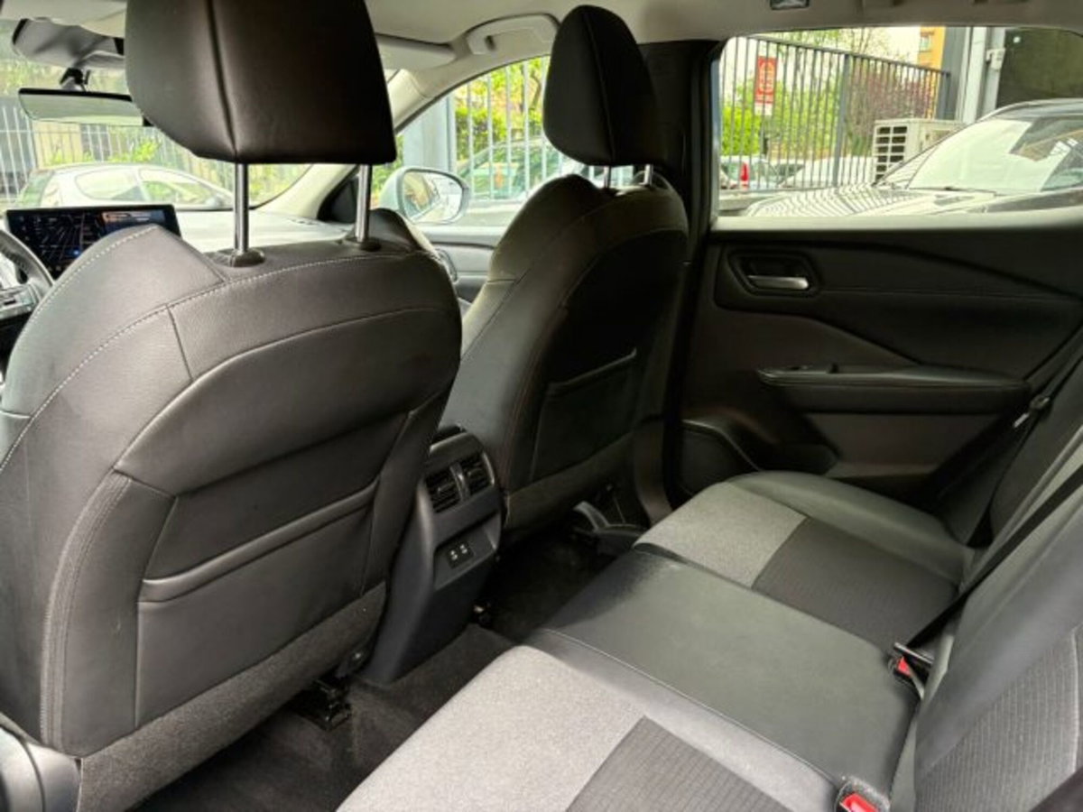 Nissan Qashqai 1.3 mhev N-Connecta 2wd 140cv (12)
