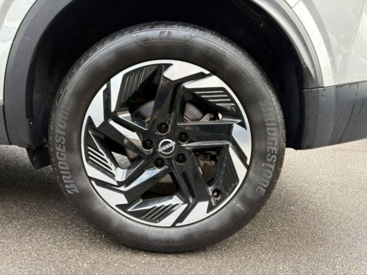 Nissan Qashqai 1.3 mhev N-Connecta 2wd 140cv (15)