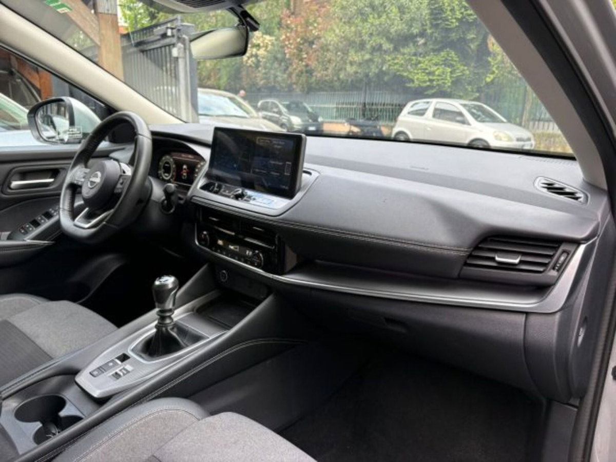 Nissan Qashqai 1.3 mhev N-Connecta 2wd 140cv (7)