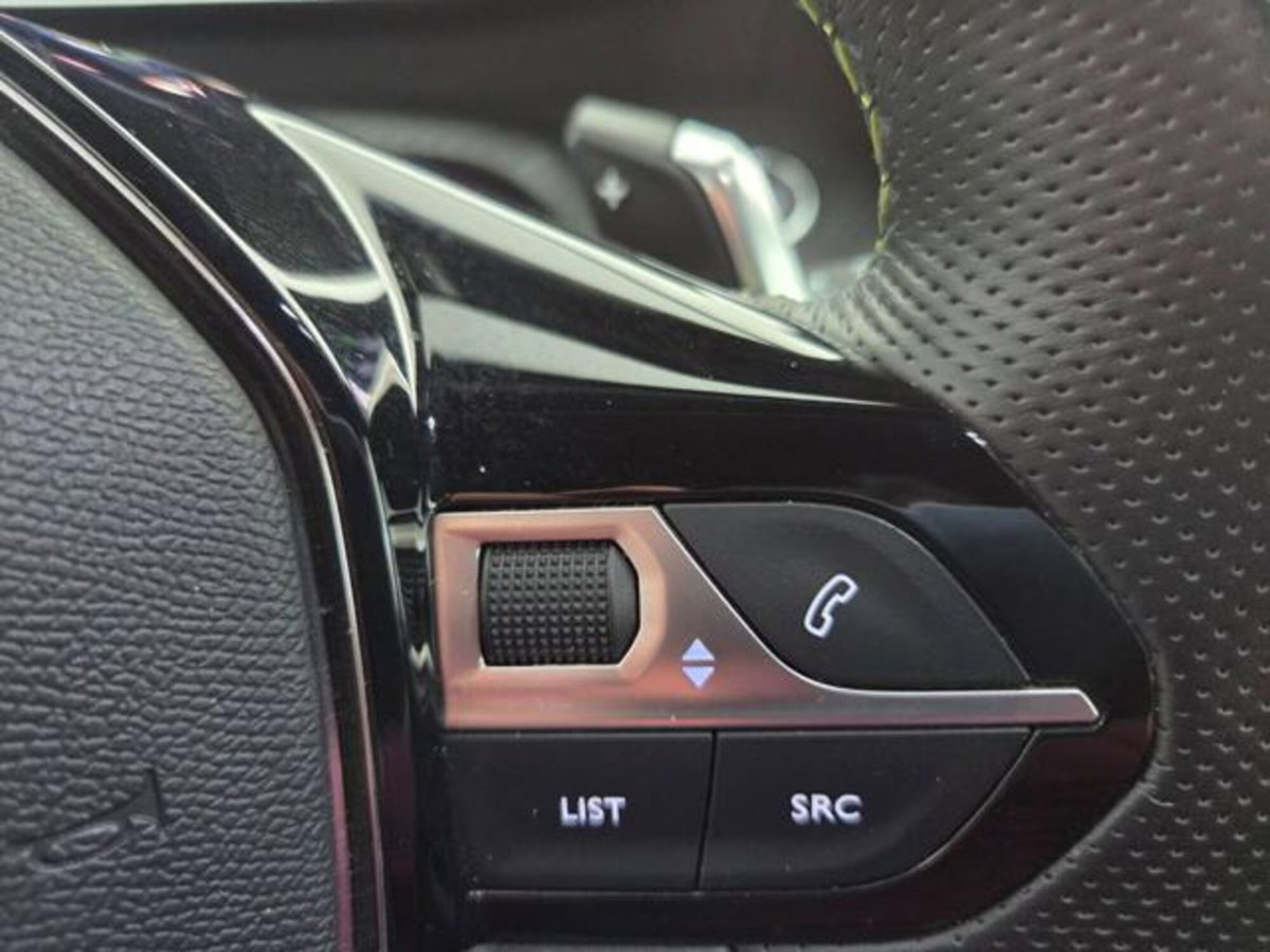 Peugeot 2008 BlueHDi 130 S&S EAT8 GT (4)