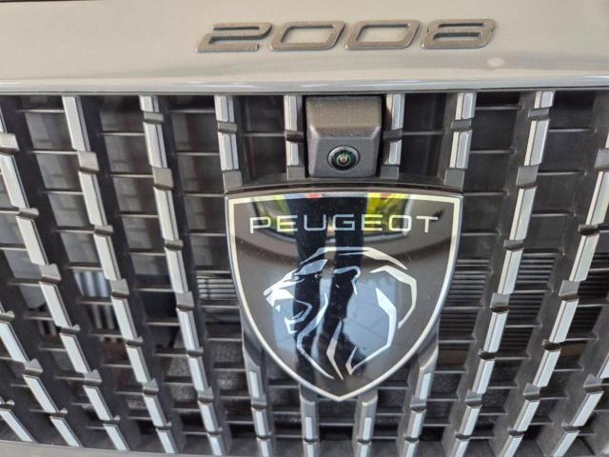 Peugeot 2008 BlueHDi 130 S&S EAT8 GT (6)