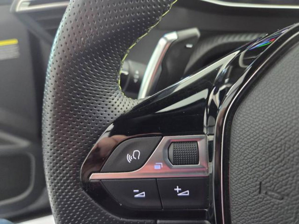 Peugeot 2008 BlueHDi 130 S&S EAT8 GT (8)