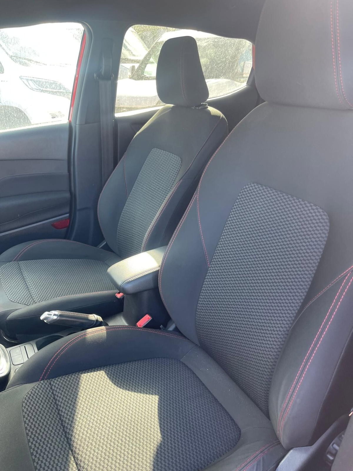 Ford Fiesta 1.5 EcoBlue 5 porte ST-Line (12)