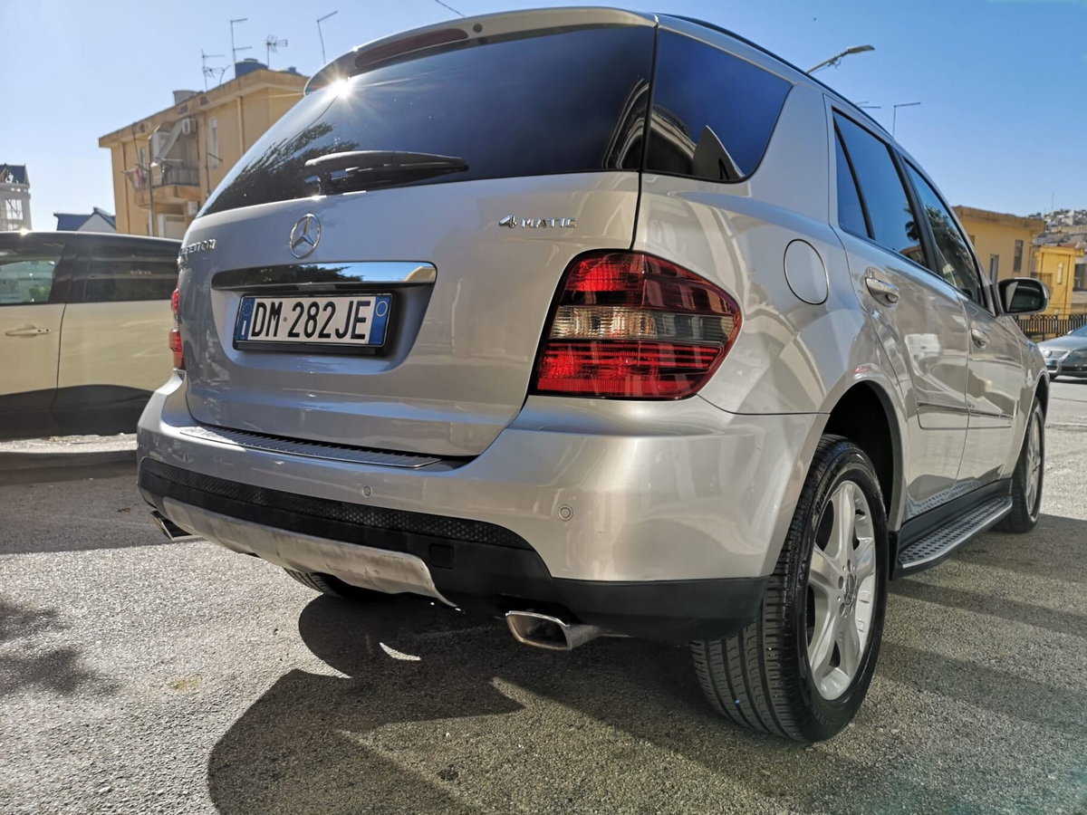 Mercedes-Benz Classe ML 320 CDI Sport (11)