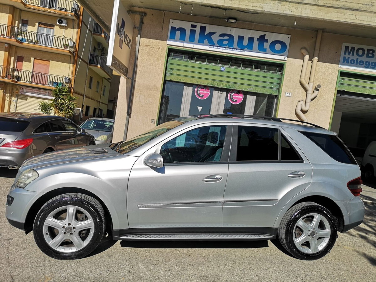 Mercedes-Benz Classe ML 320 CDI Sport (4)