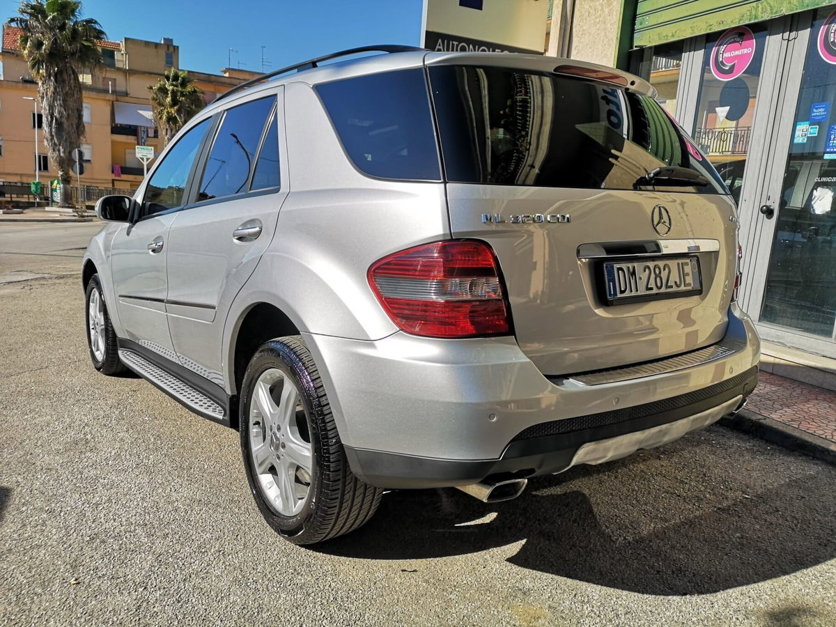 Mercedes-Benz Classe ML 320 CDI Sport (7)