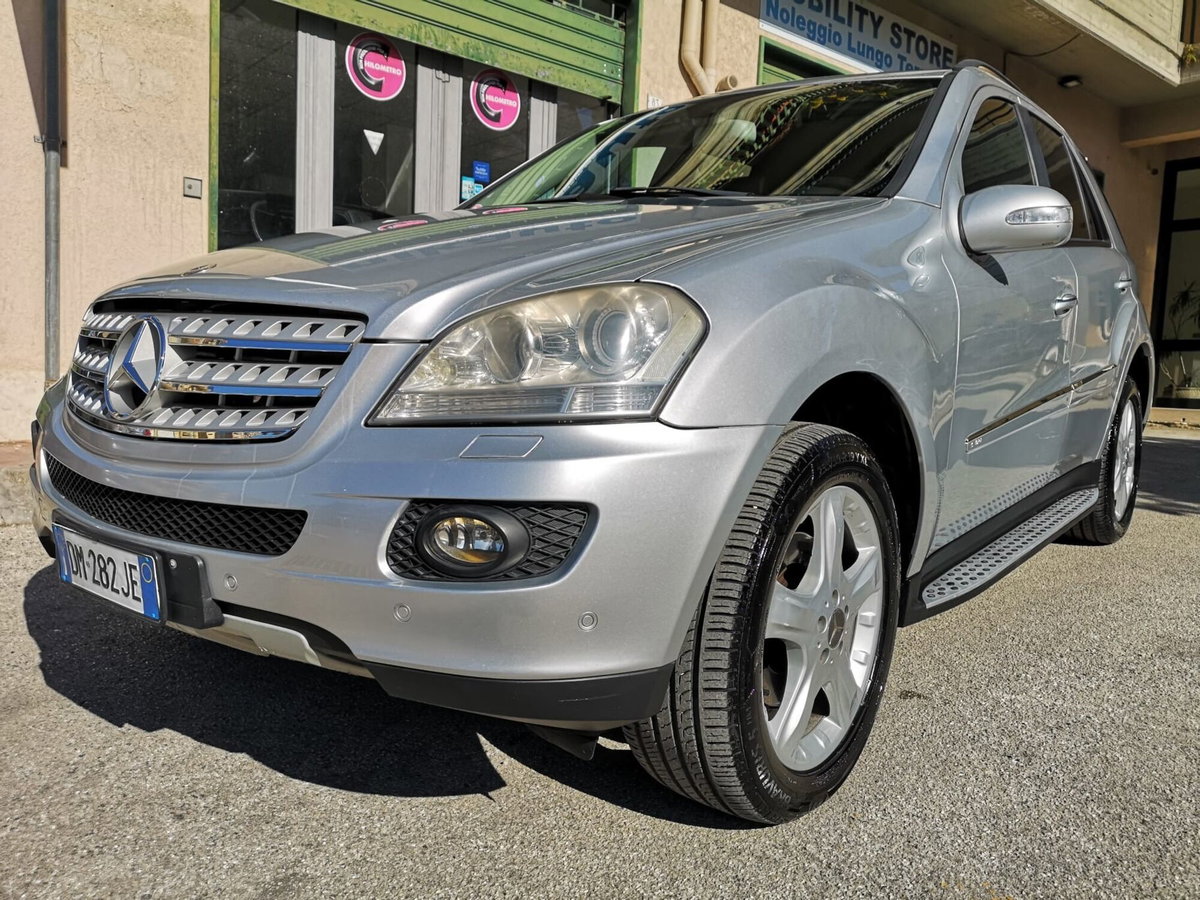 Mercedes-Benz Classe ML 320 CDI Sport (8)