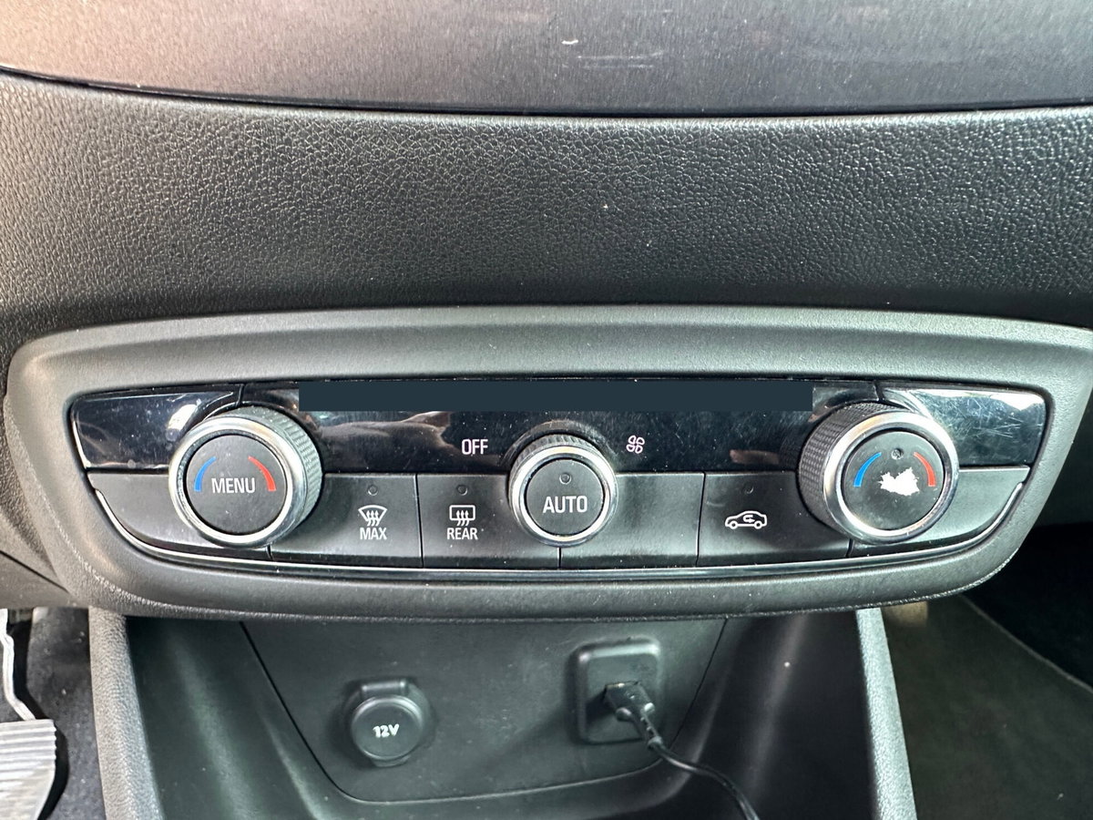 Opel Crossland X 1.6 ECOTEC D 8V Start&Stop Ultimate (18)