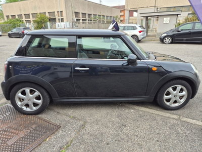 MINI Mini 1.6 16V Cooper (6)